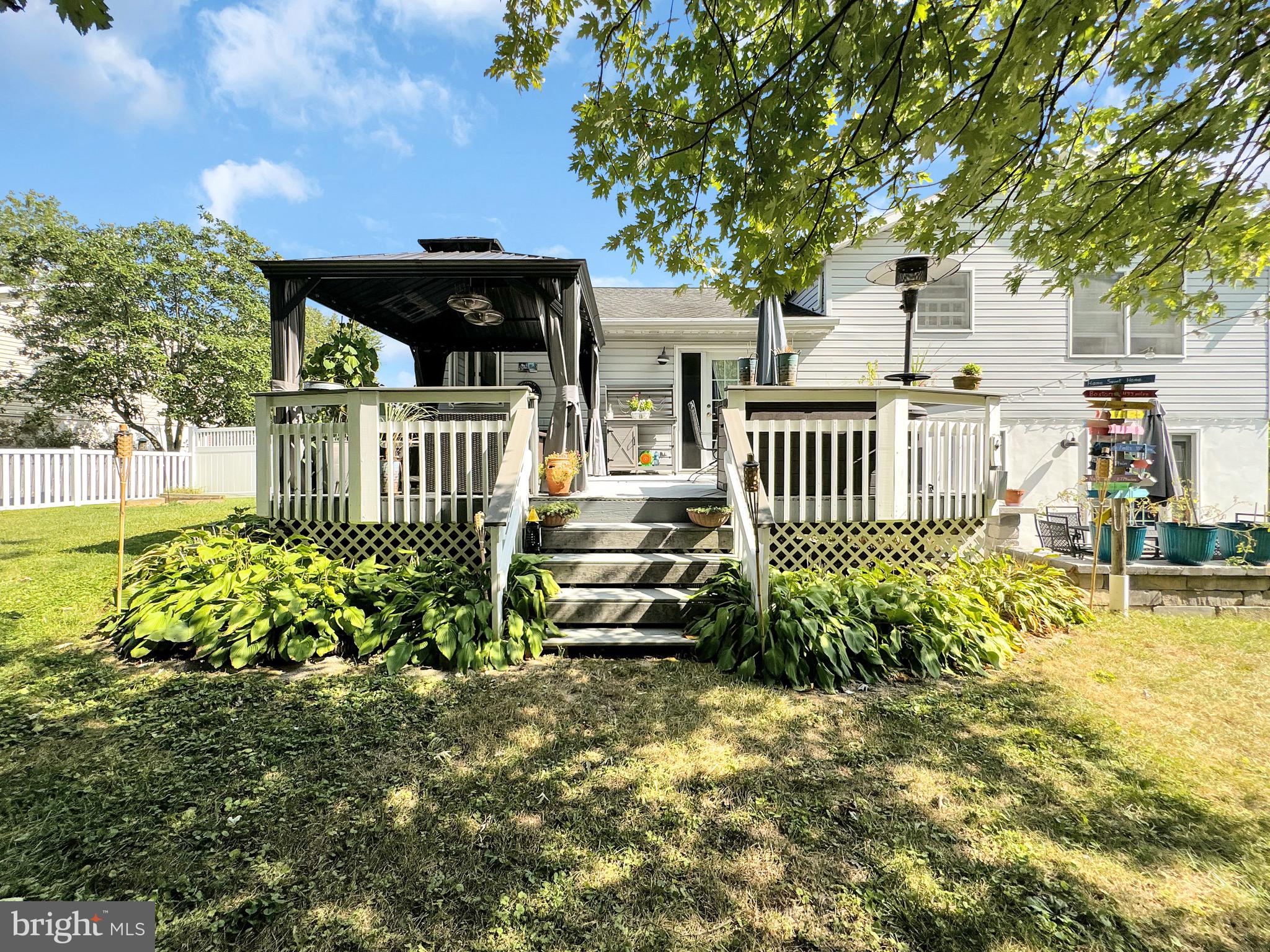 LITTLE KNOLL ESTATES - Residential