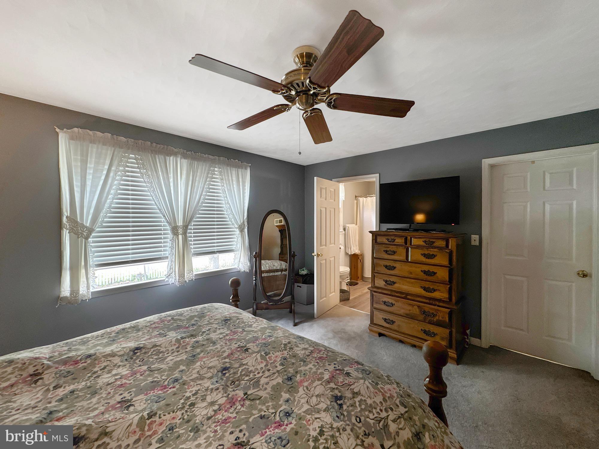 LITTLE KNOLL ESTATES - Residential