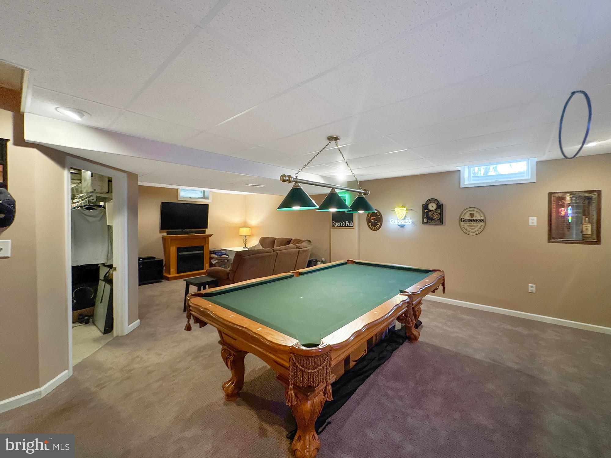 LITTLE KNOLL ESTATES - Residential