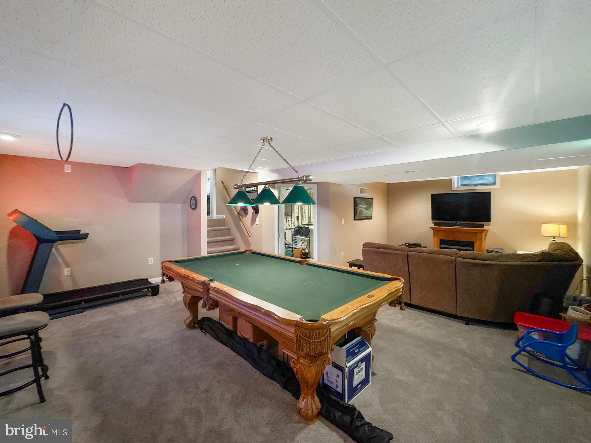 LITTLE KNOLL ESTATES - Residential