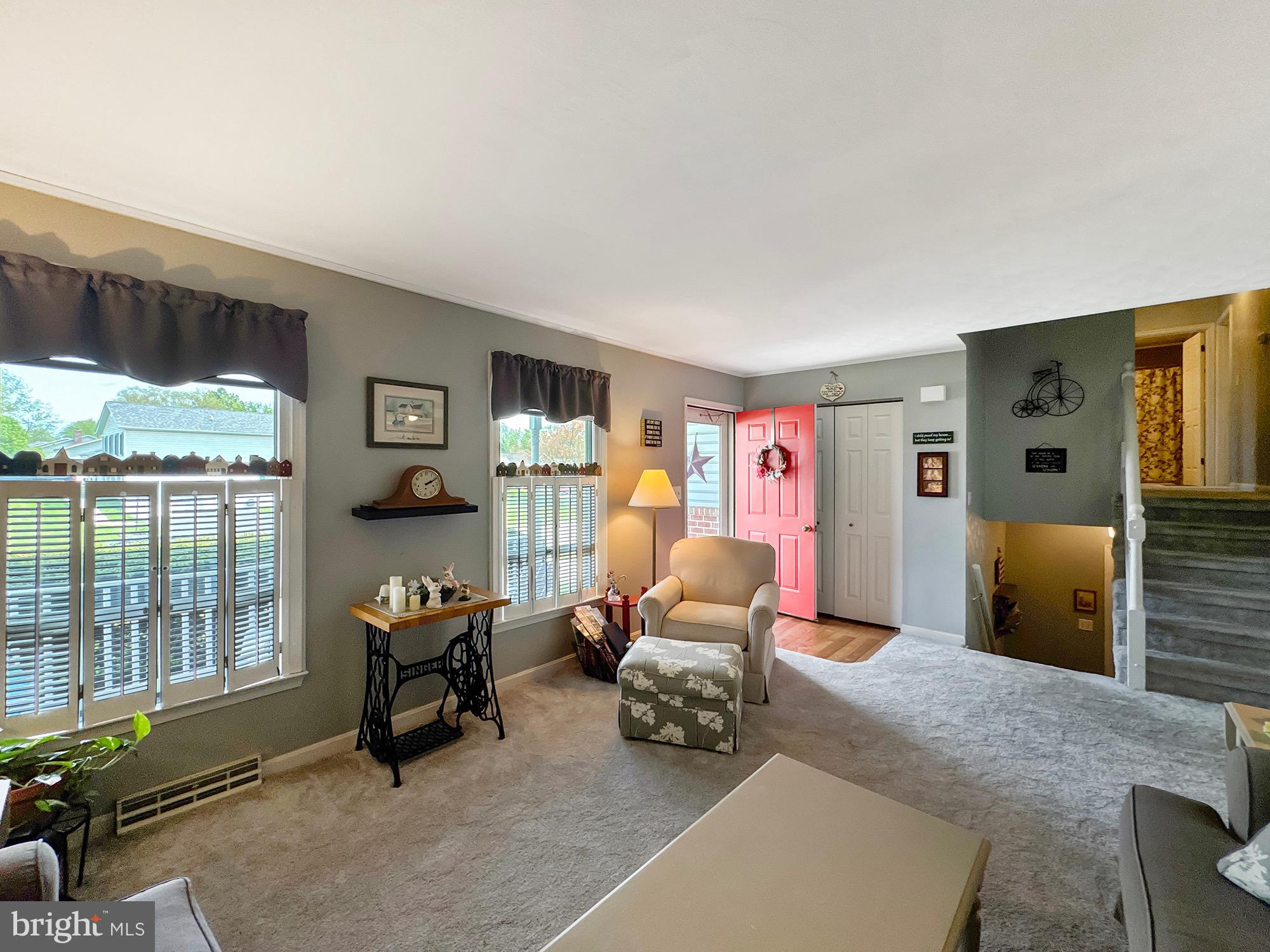 LITTLE KNOLL ESTATES - Residential