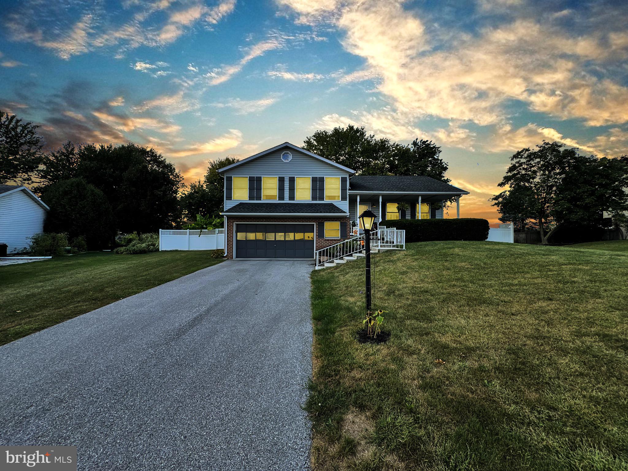 LITTLE KNOLL ESTATES - Residential