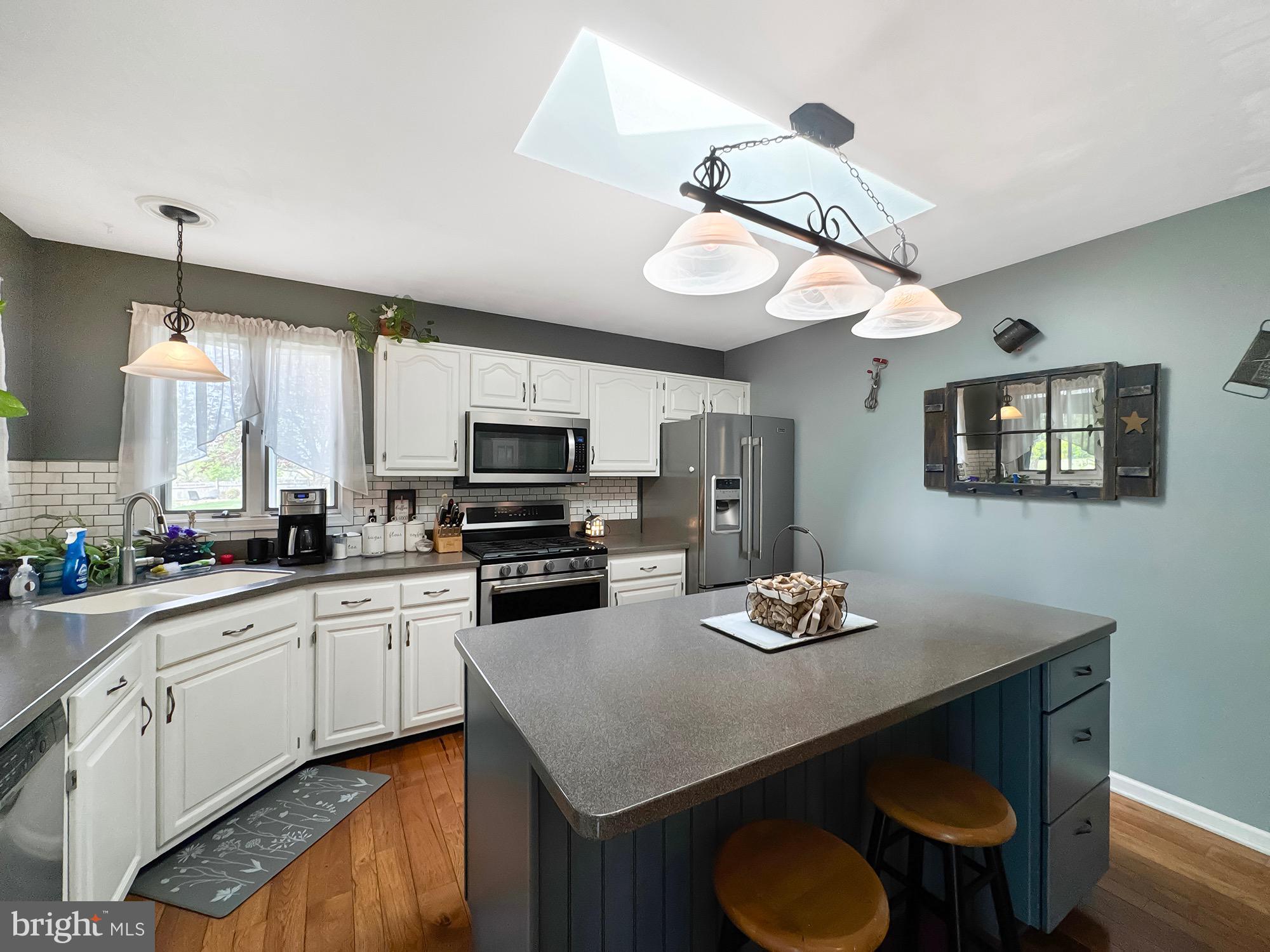 LITTLE KNOLL ESTATES - Residential