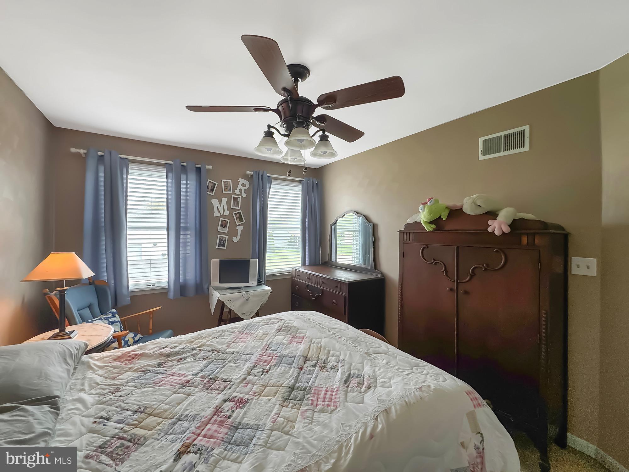 LITTLE KNOLL ESTATES - Residential