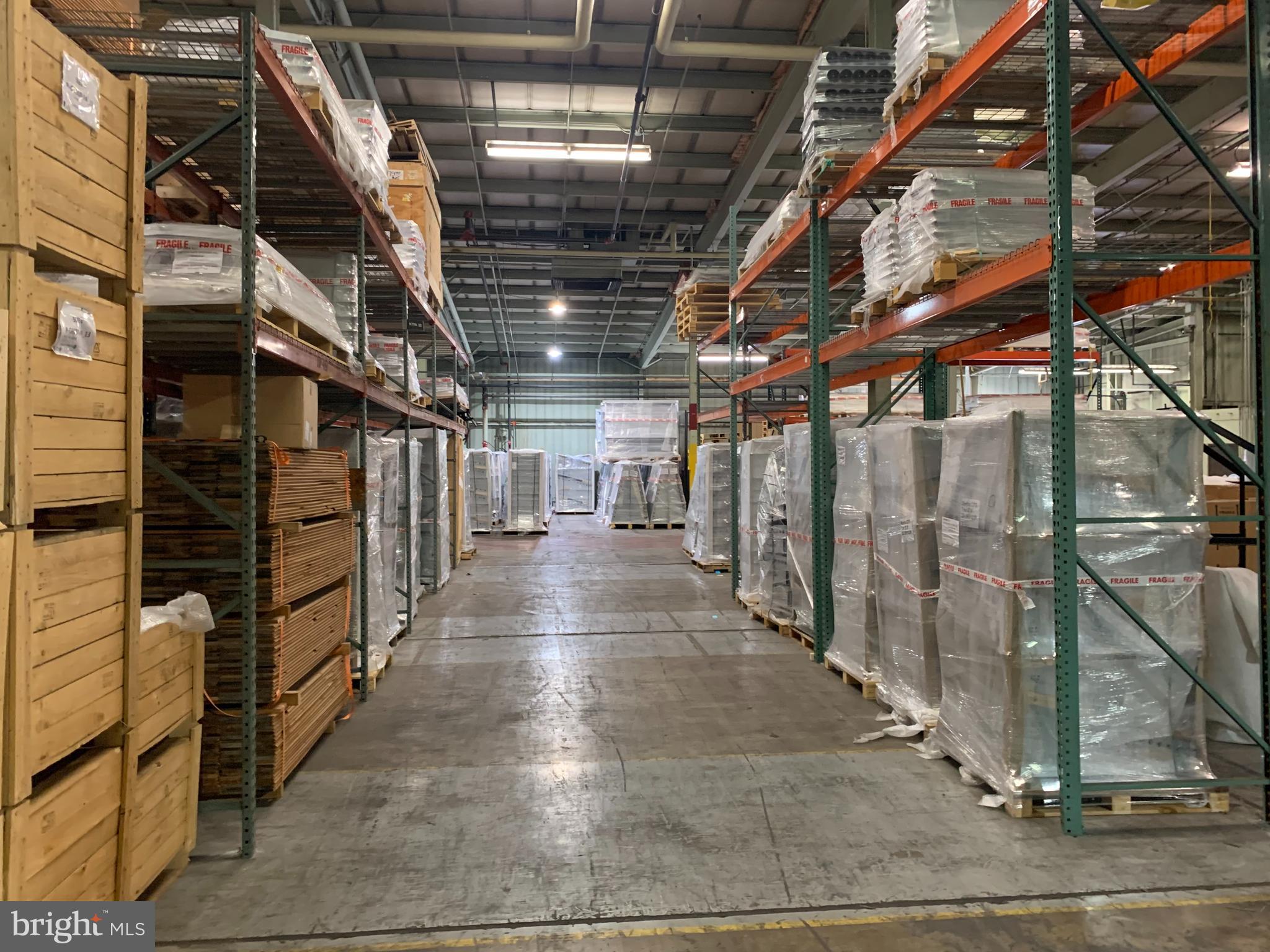 LANCASTER - Commercial Lease