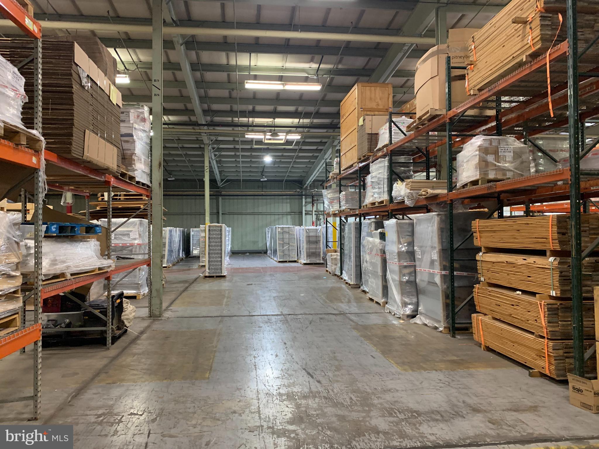 LANCASTER - Commercial Lease