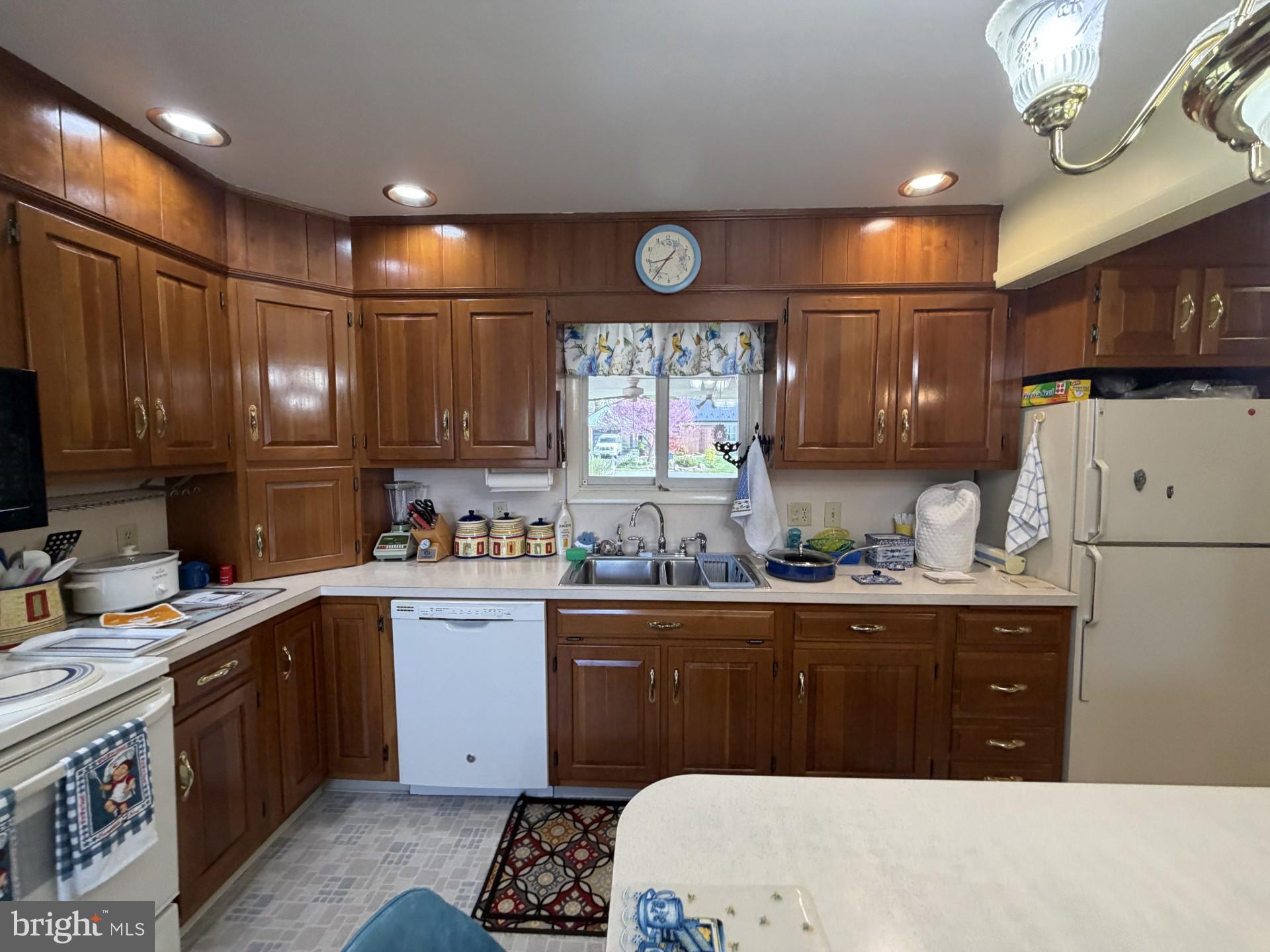 HOLIDAY ACRES - Residential