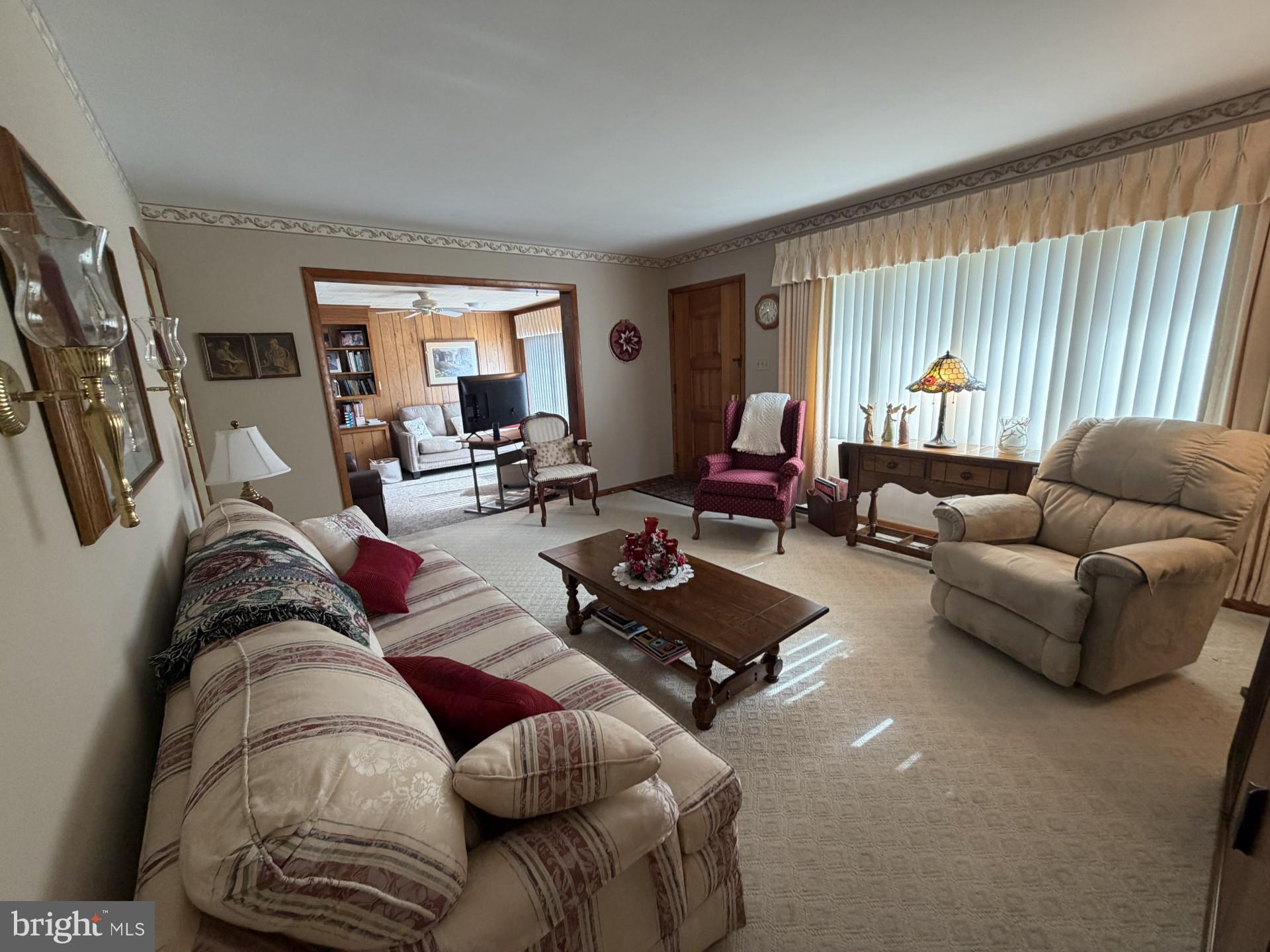 HOLIDAY ACRES - Residential