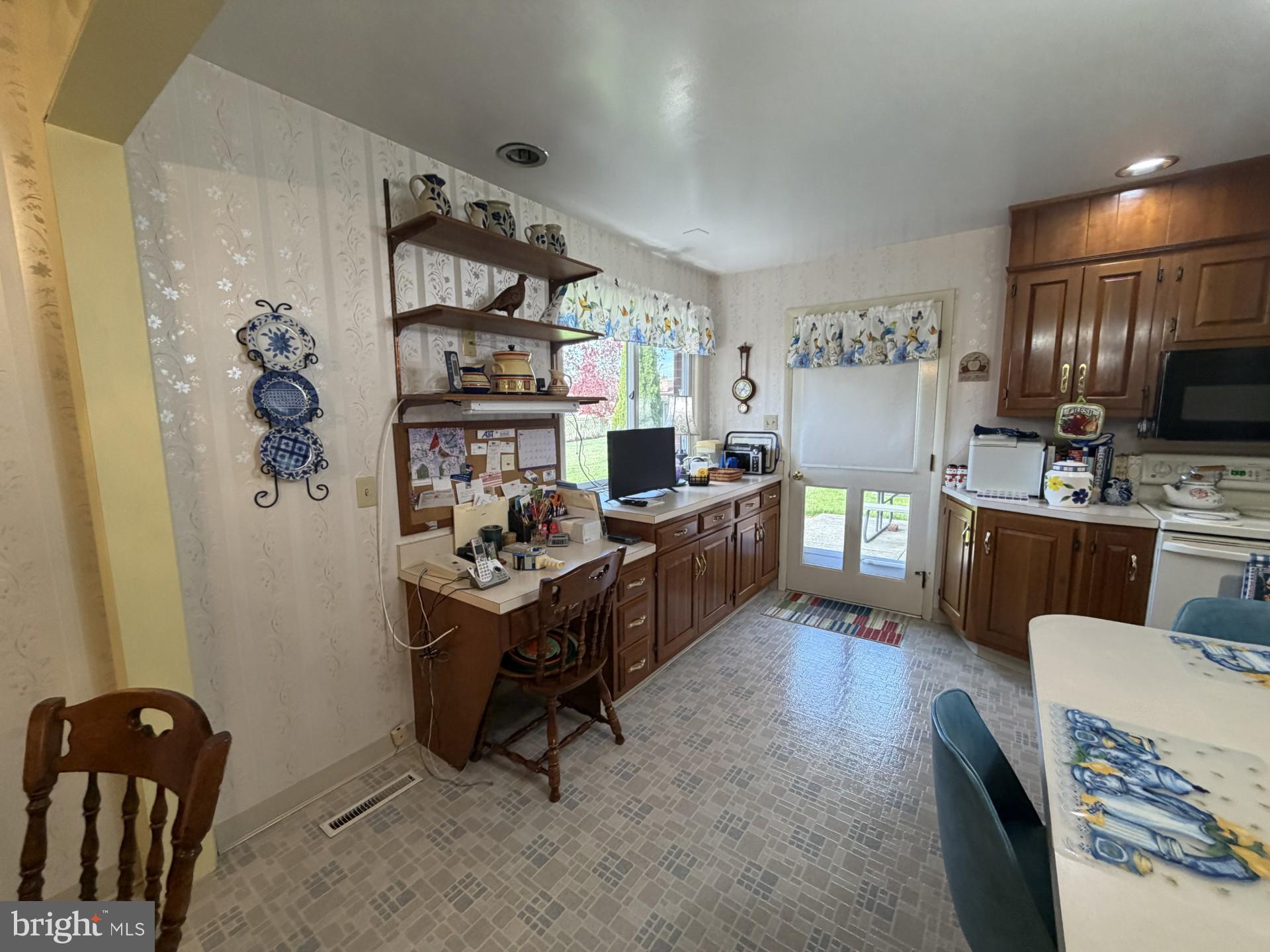 HOLIDAY ACRES - Residential