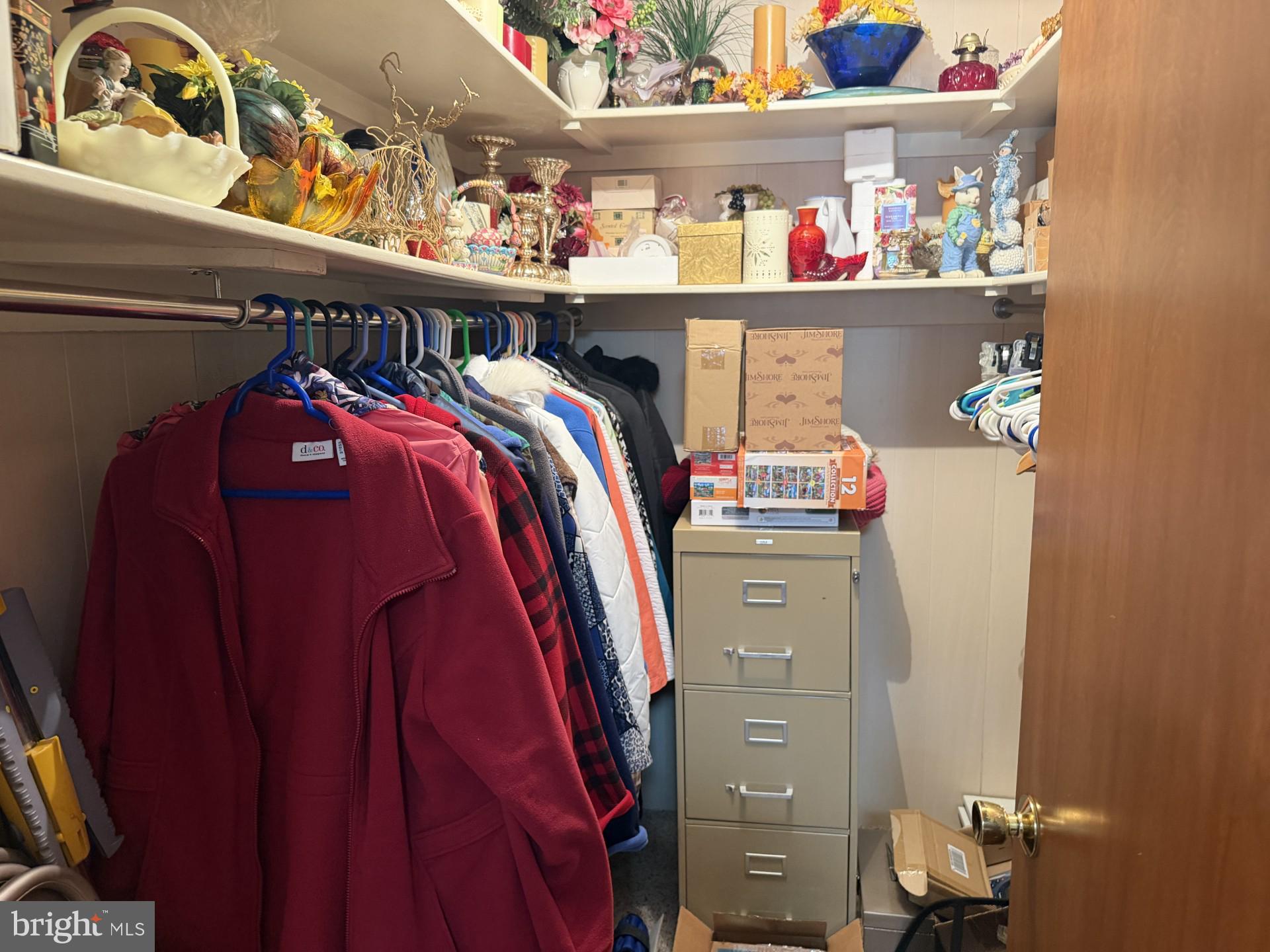 HOLIDAY ACRES - Residential