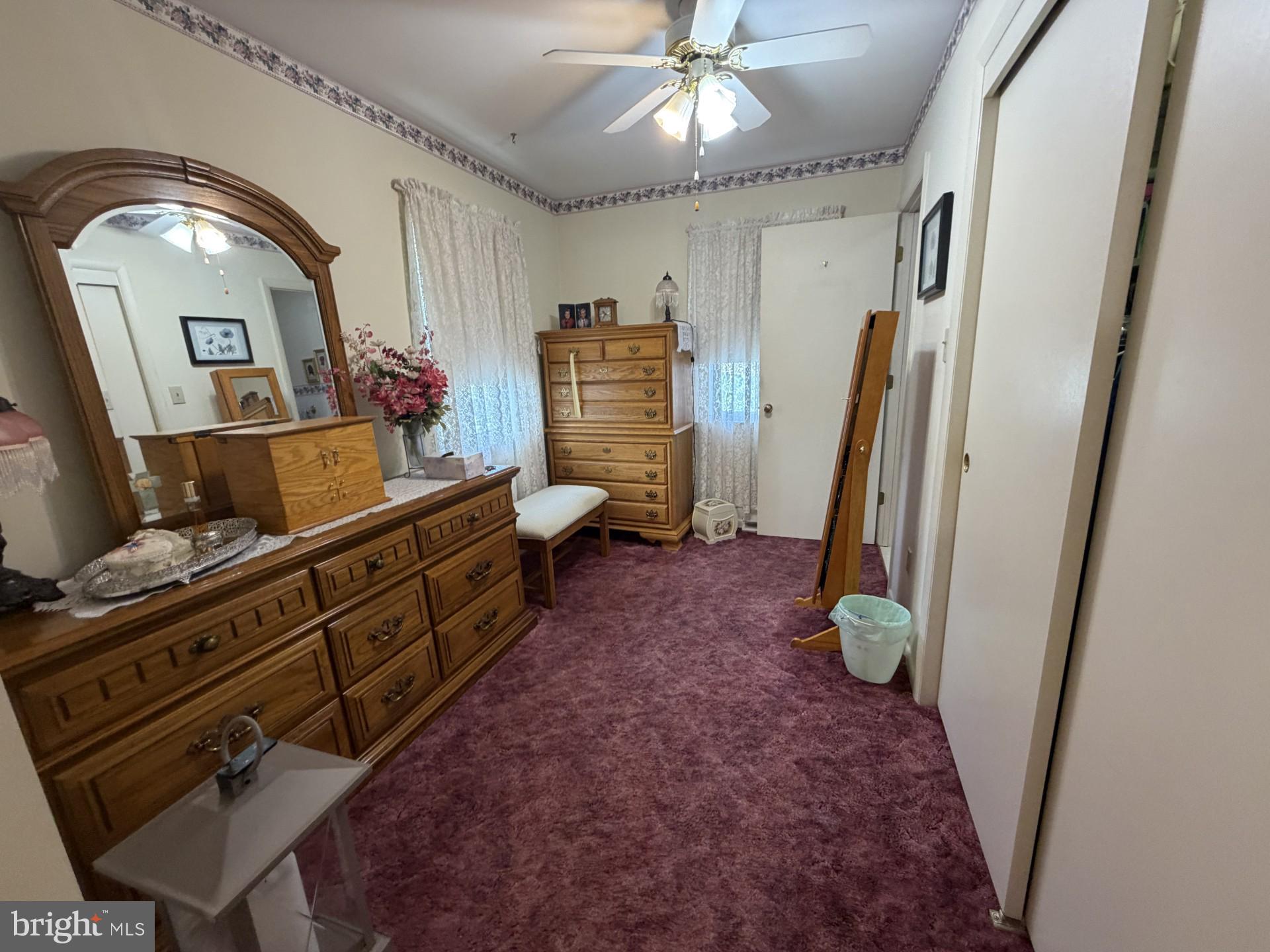 HOLIDAY ACRES - Residential