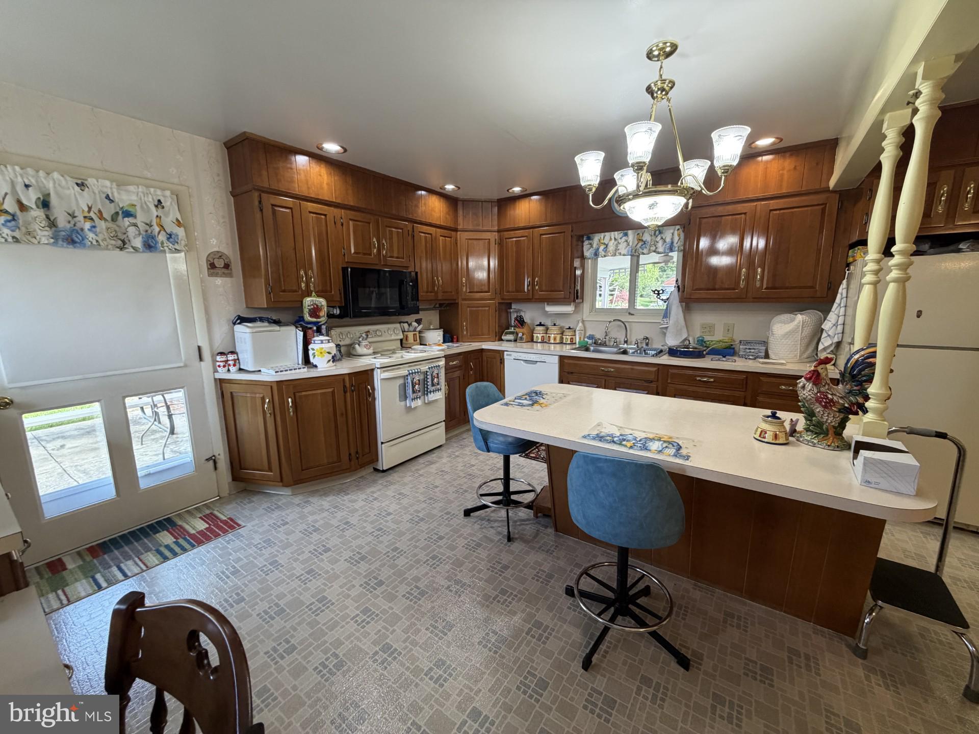 HOLIDAY ACRES - Residential