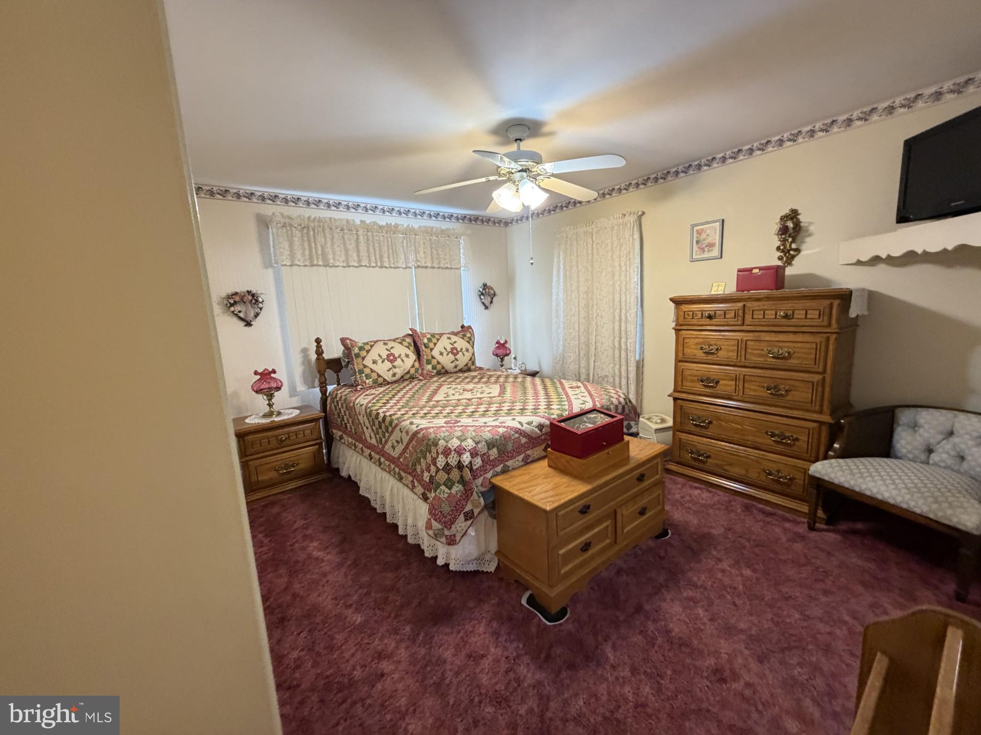 HOLIDAY ACRES - Residential