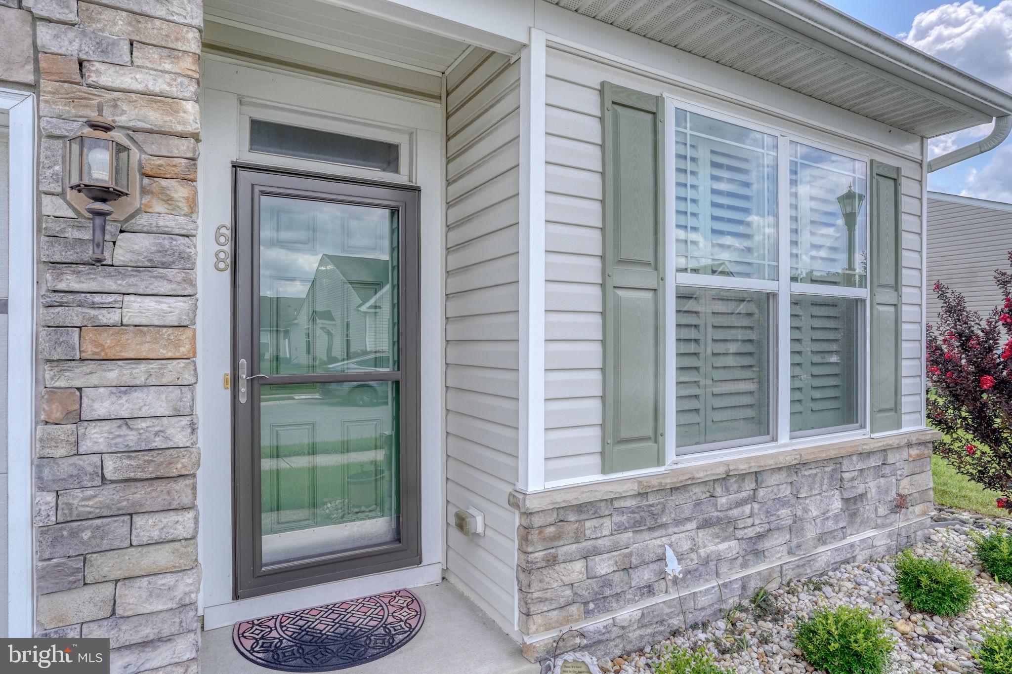 68 CRESTHAVEN LANE