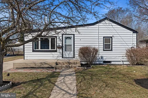 29 E. Fourth Street, Burlington, NJ 08016 - MLS#: NJBL2082790