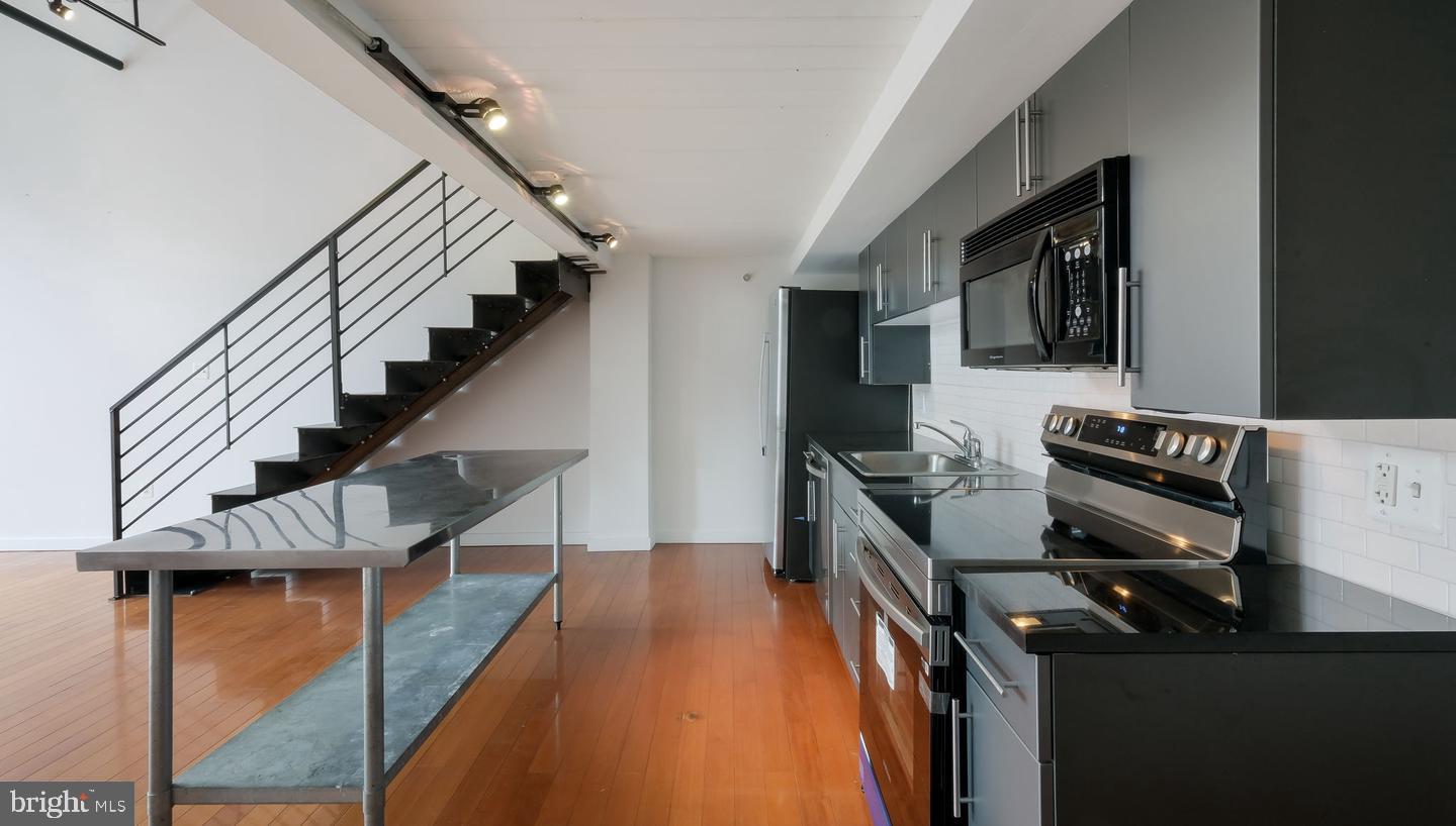 1027 ARCH STREET 407