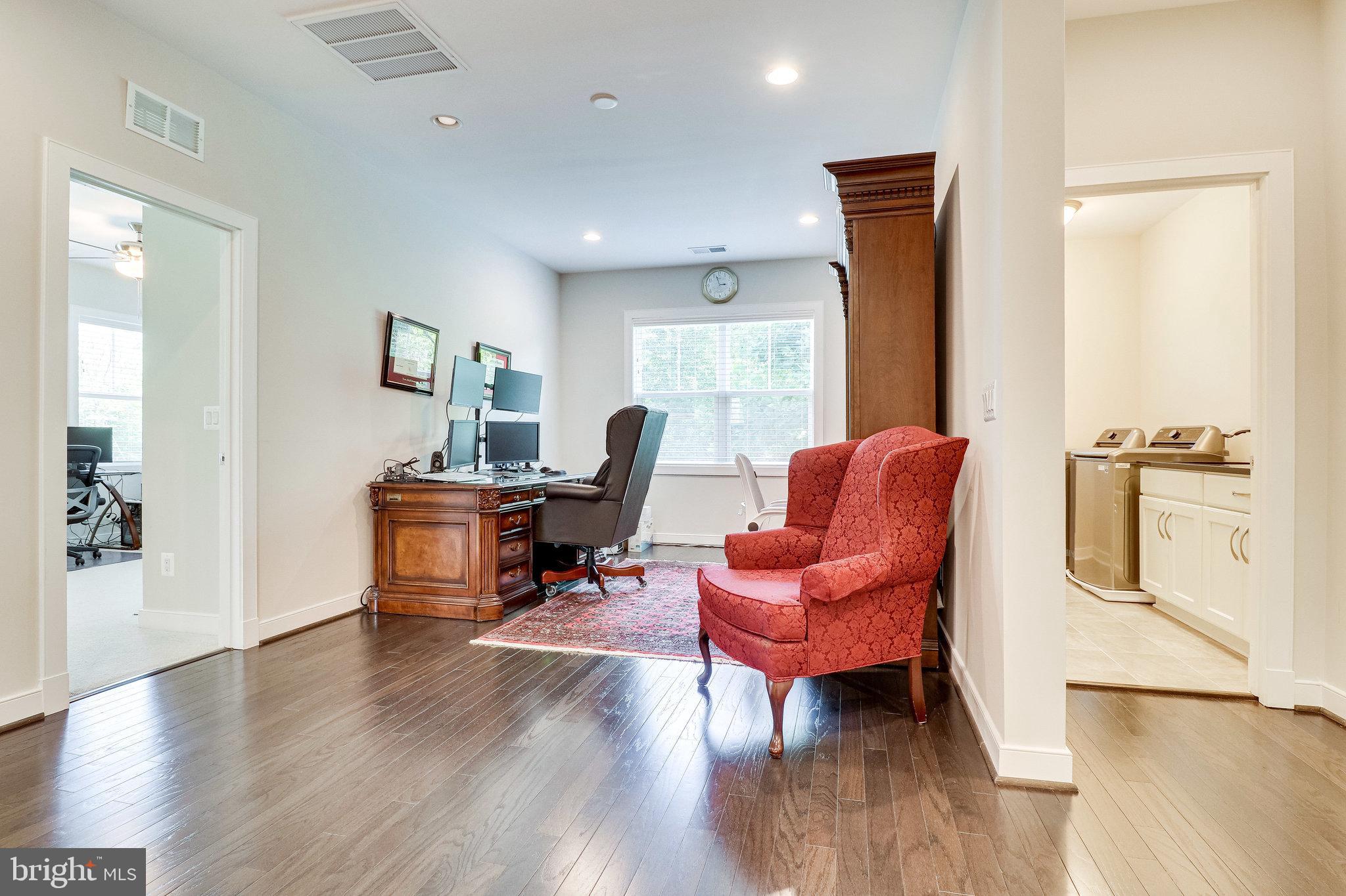 SILAS STATION - Residential