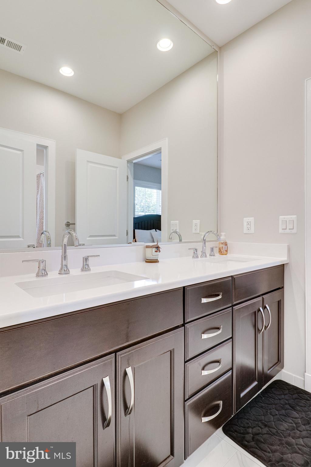 SILAS STATION - Residential