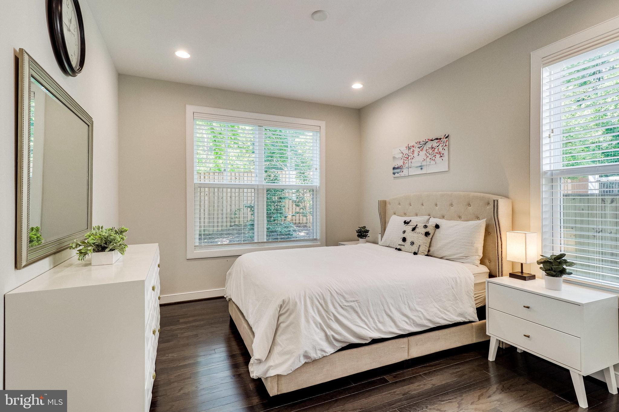 SILAS STATION - Residential