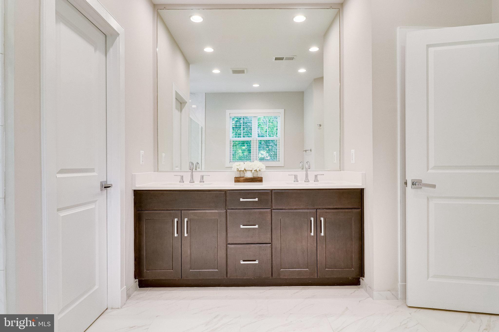 SILAS STATION - Residential