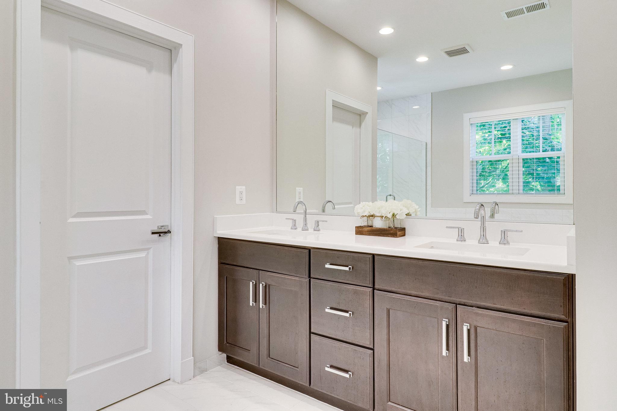 SILAS STATION - Residential