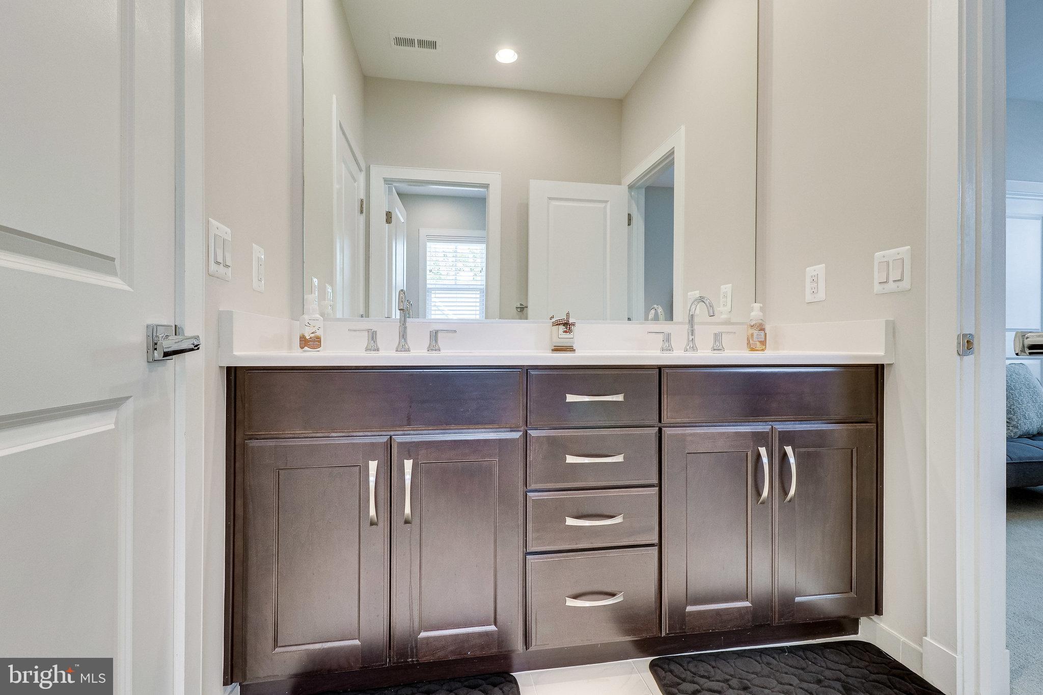 SILAS STATION - Residential