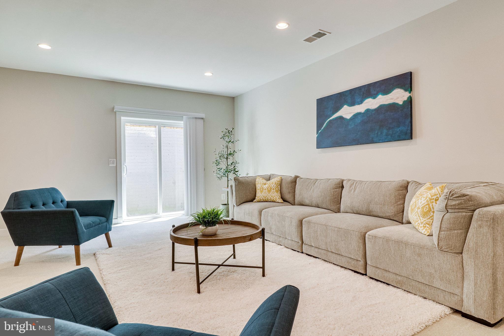 SILAS STATION - Residential