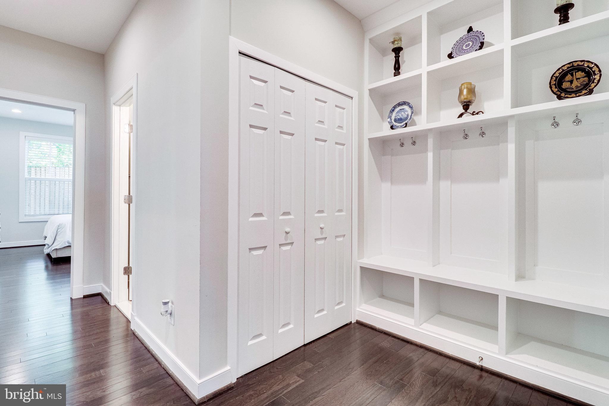 SILAS STATION - Residential