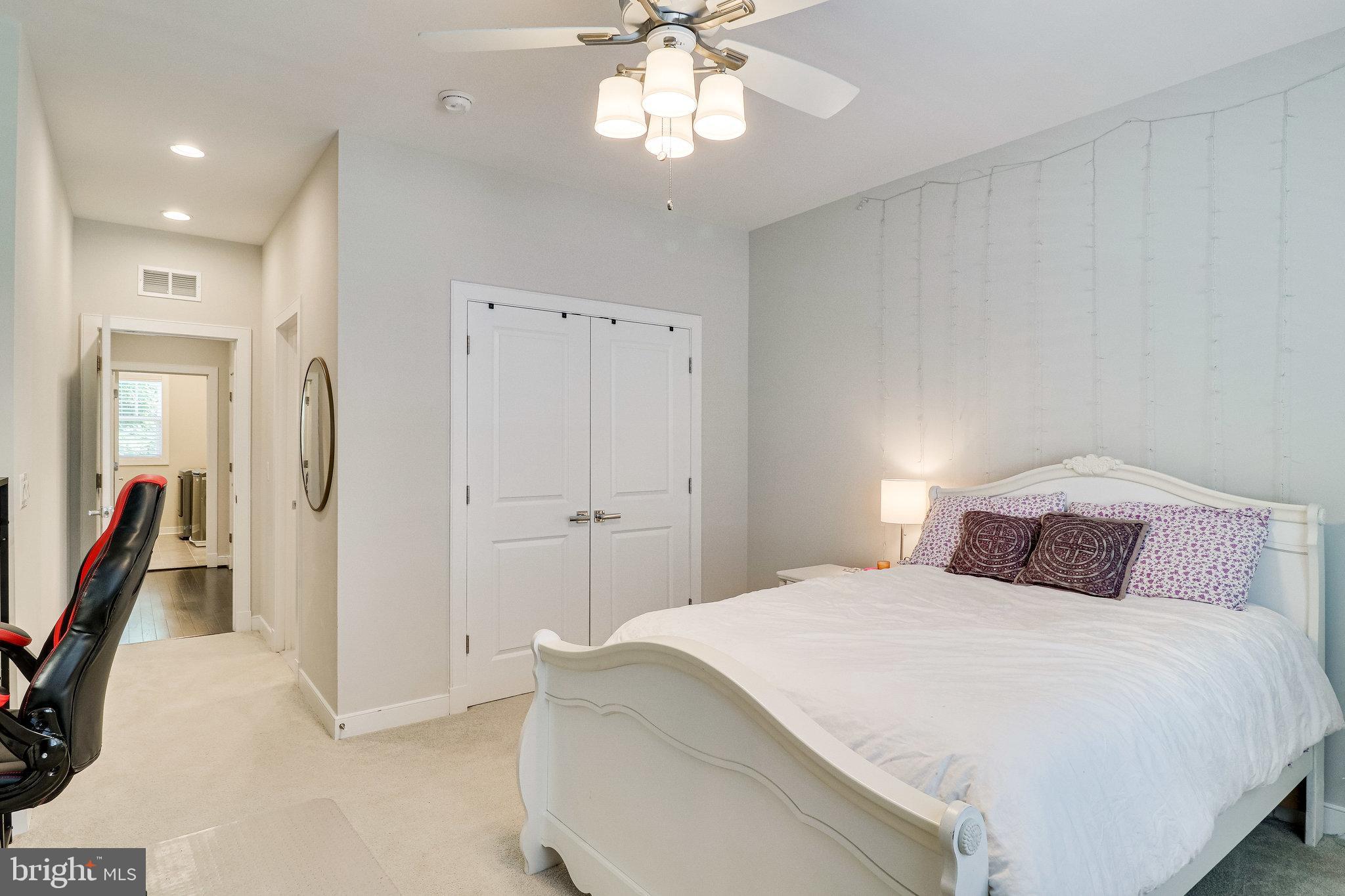 SILAS STATION - Residential