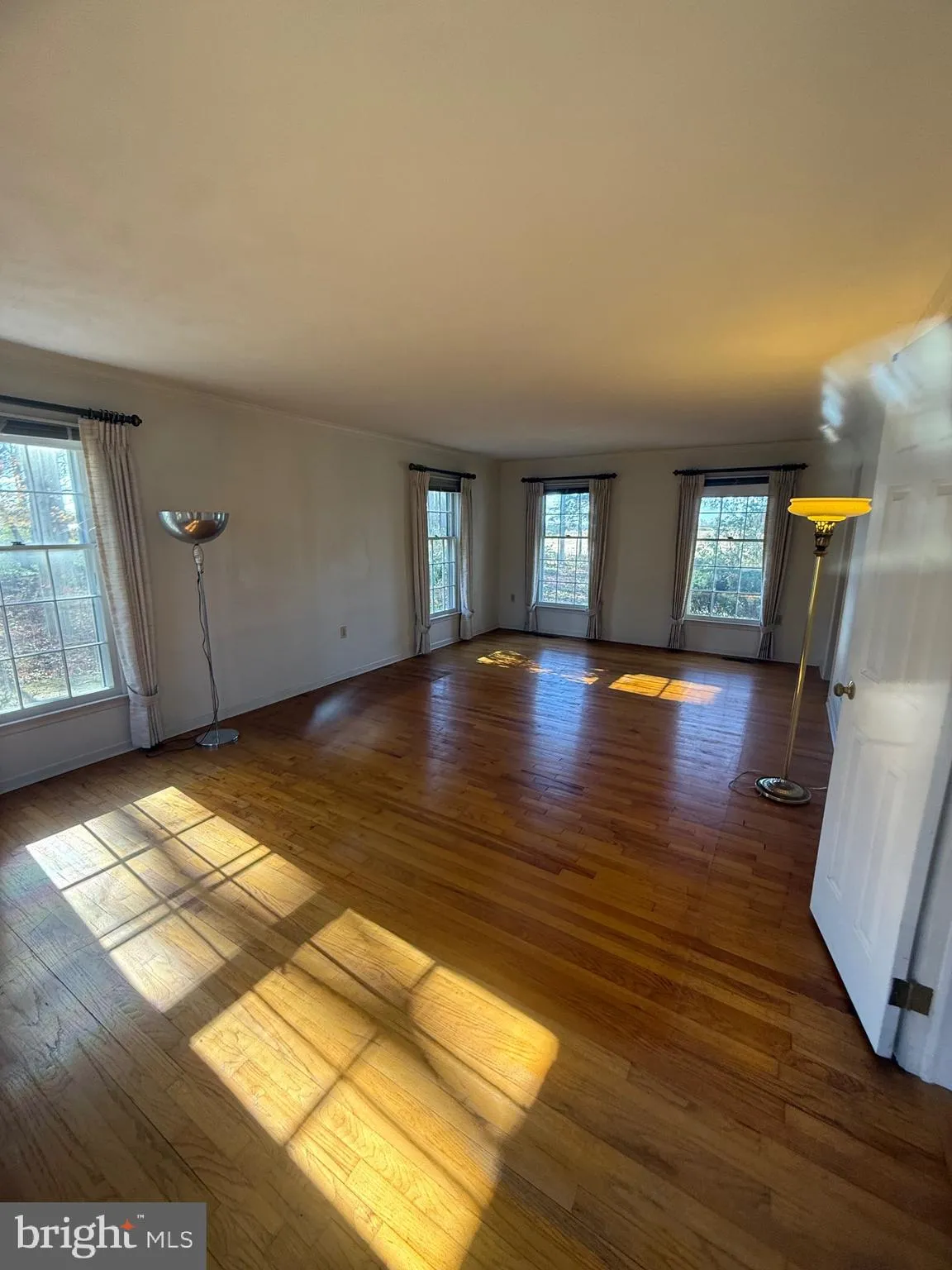 Plainsboro, New Jersey 08536, United States, 4 Bedrooms Bedrooms, ,3 BathroomsBathrooms,Residential,Coming Soon,232040