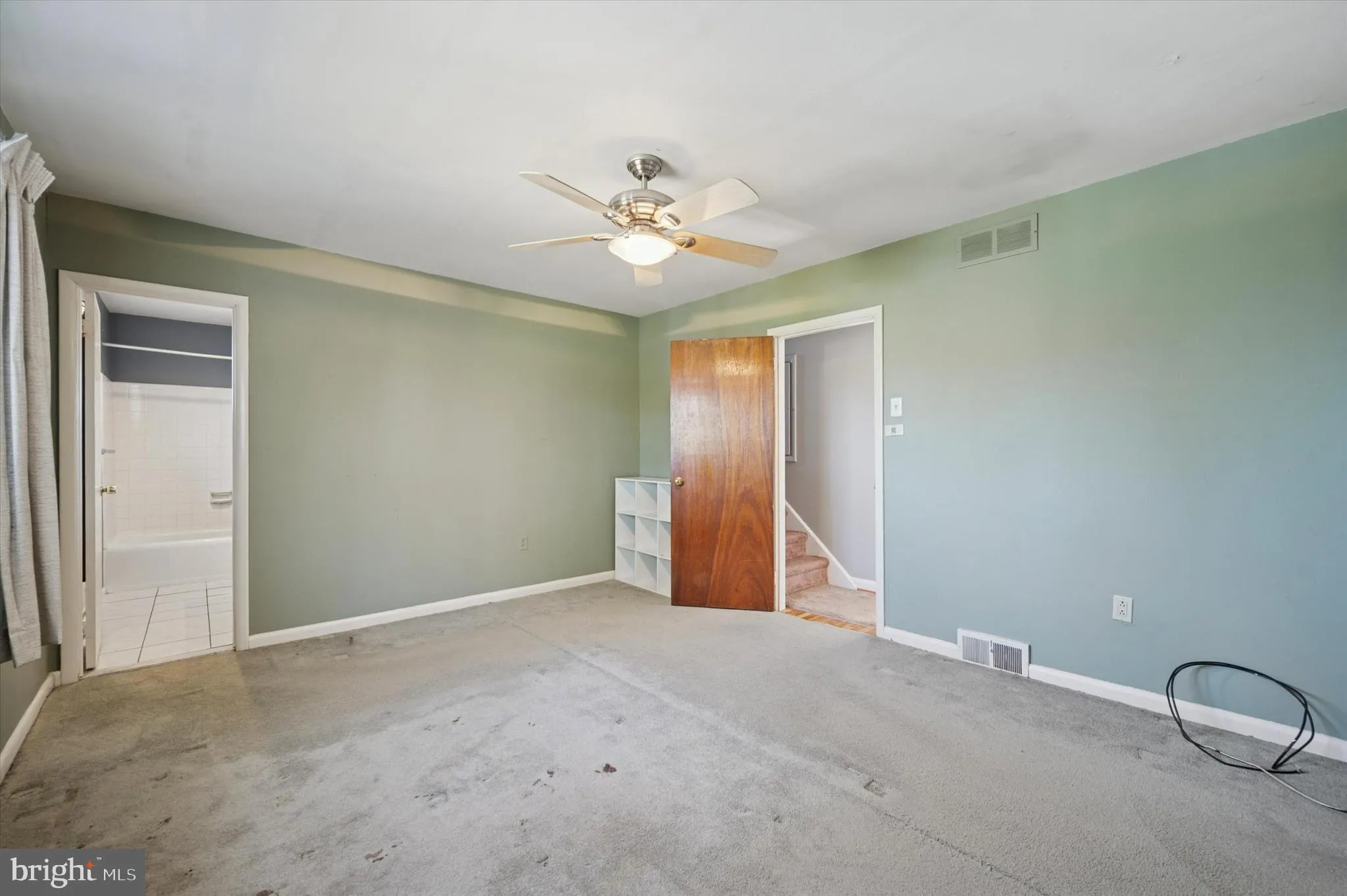 Glenside, Pennsylvania 19038, United States, 4 Bedrooms Bedrooms, ,3 BathroomsBathrooms,Residential,Active,96301