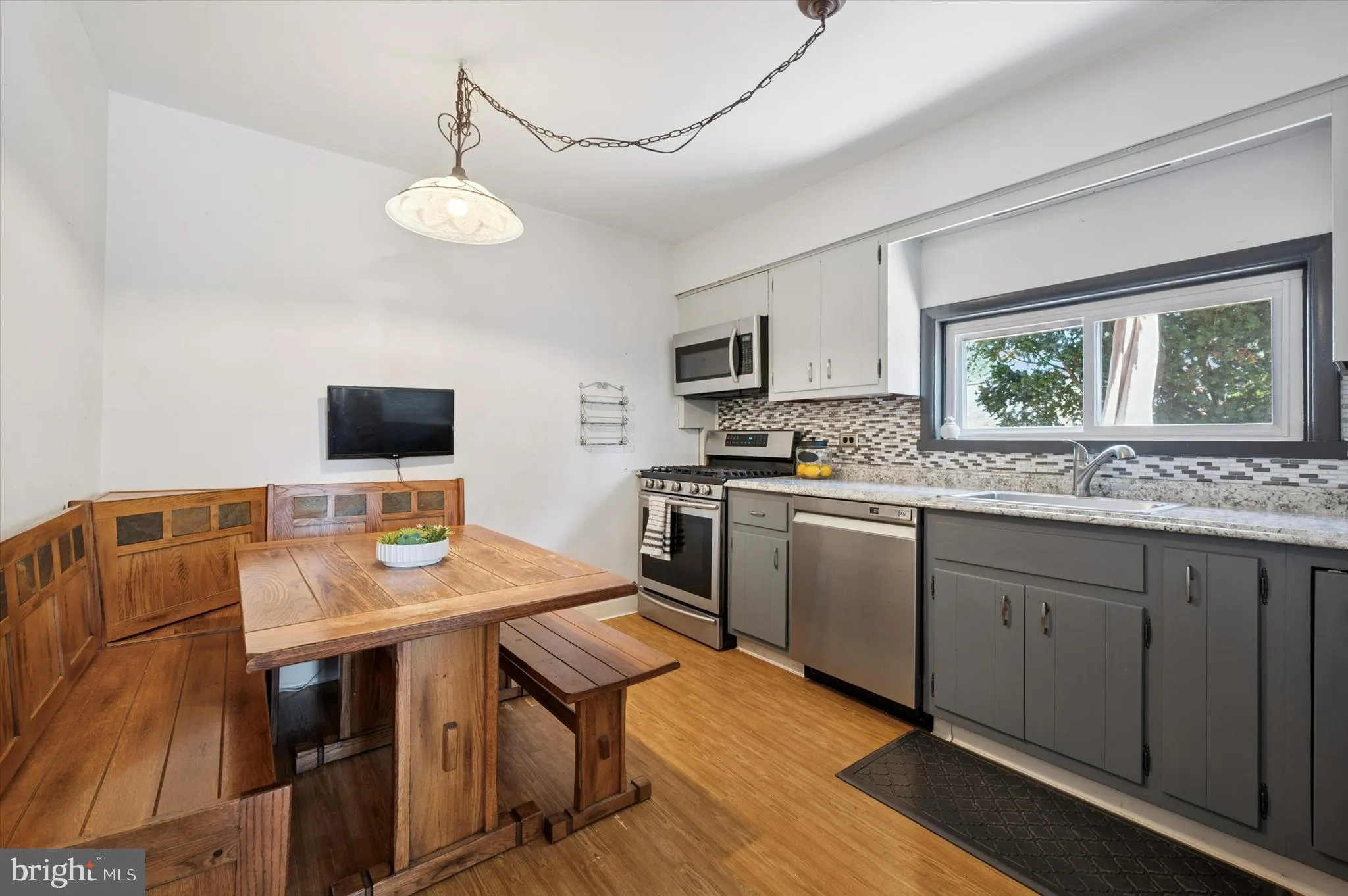 Glenside, Pennsylvania 19038, United States, 4 Bedrooms Bedrooms, ,3 BathroomsBathrooms,Residential,Active,96301