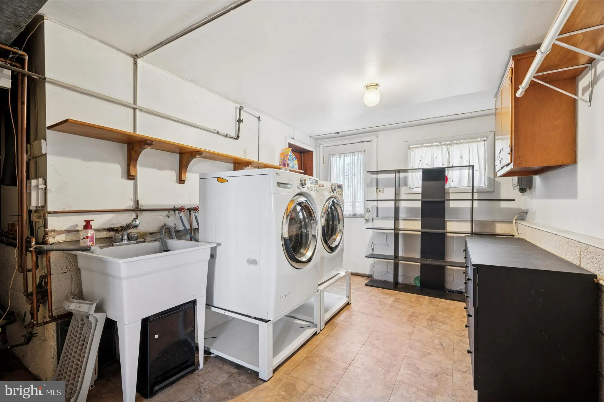 Glenside, Pennsylvania 19038, United States, 4 Bedrooms Bedrooms, ,3 BathroomsBathrooms,Residential,Active,96301