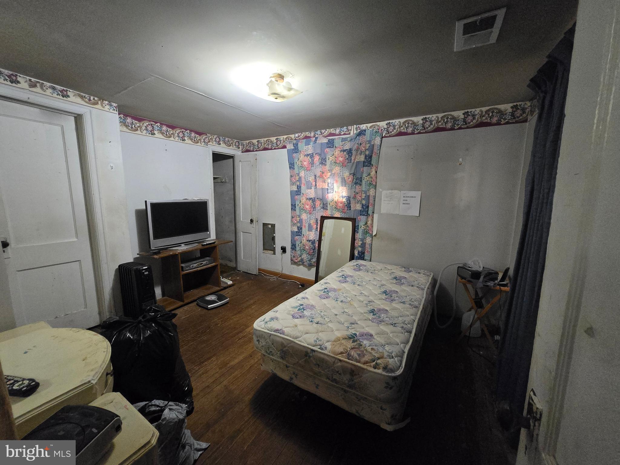 ENGLEWOOD - Residential