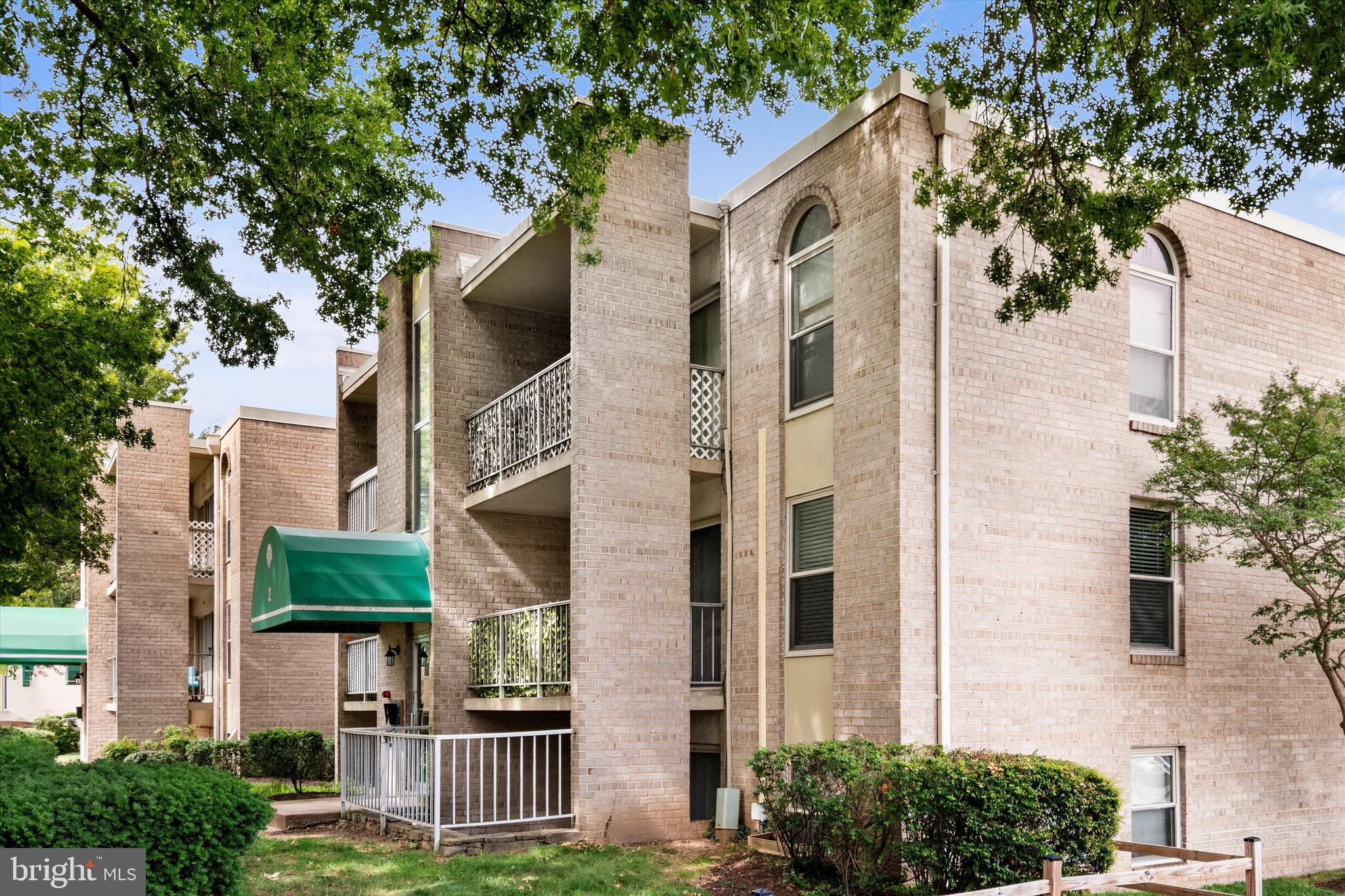 2 CANTERBURY SQUARE 202