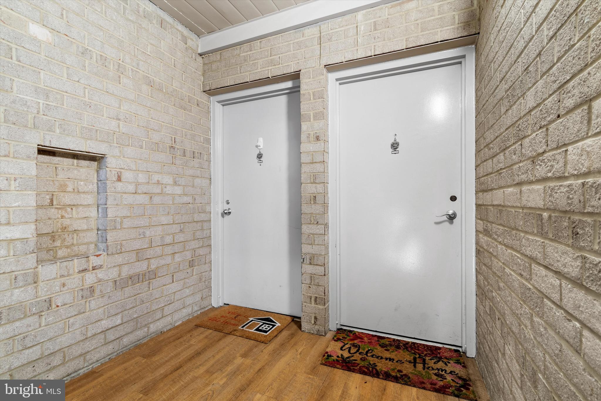 2 CANTERBURY SQUARE 202