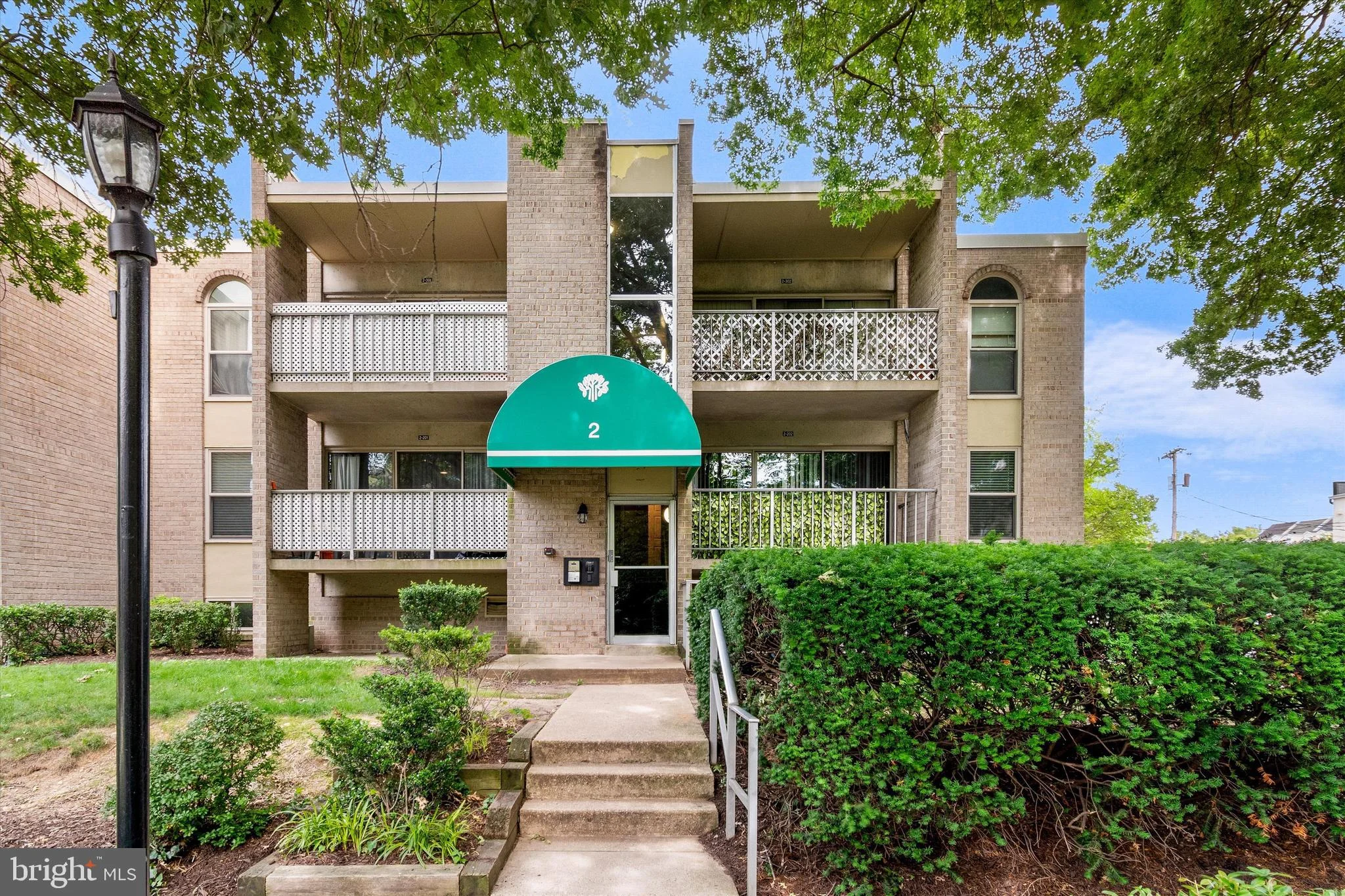 2 Canterbury Square Unit 202