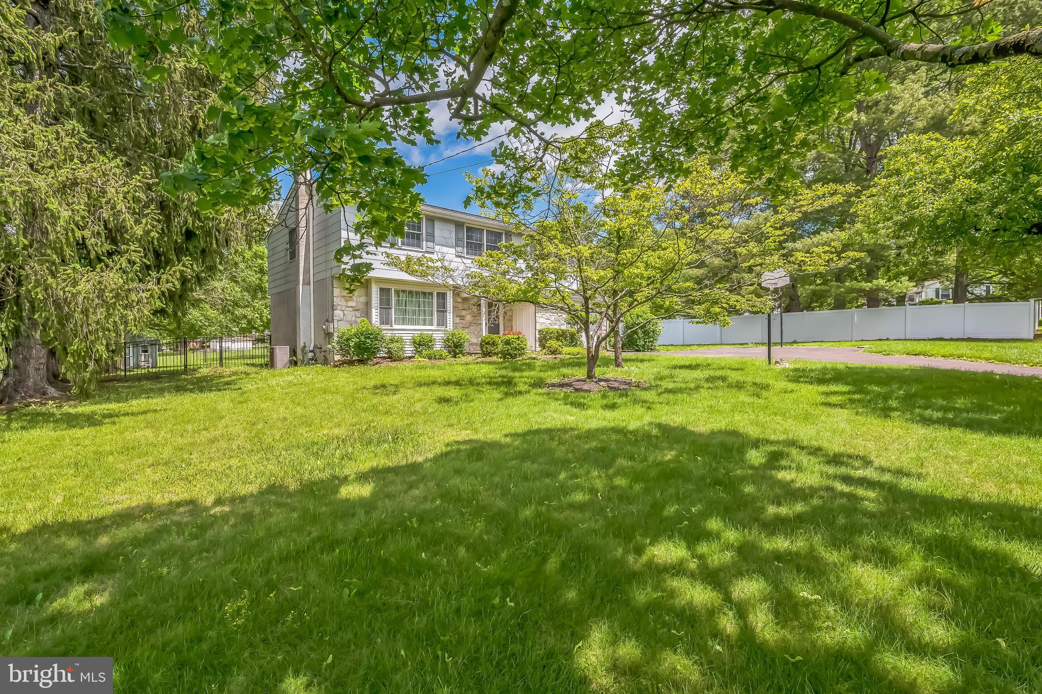 102 MEADOWOOD DRIVE