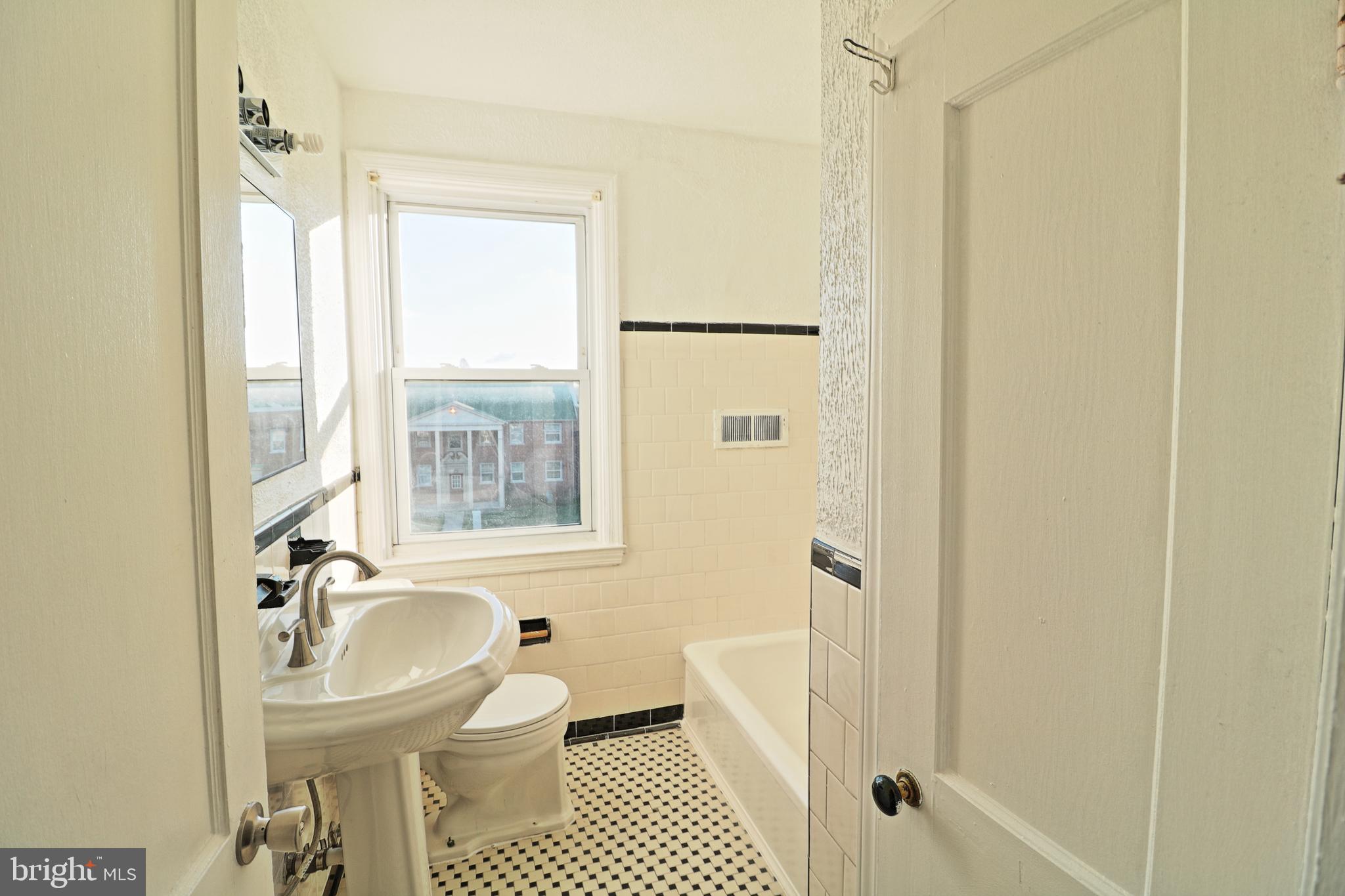 WEST HILLS - Residential