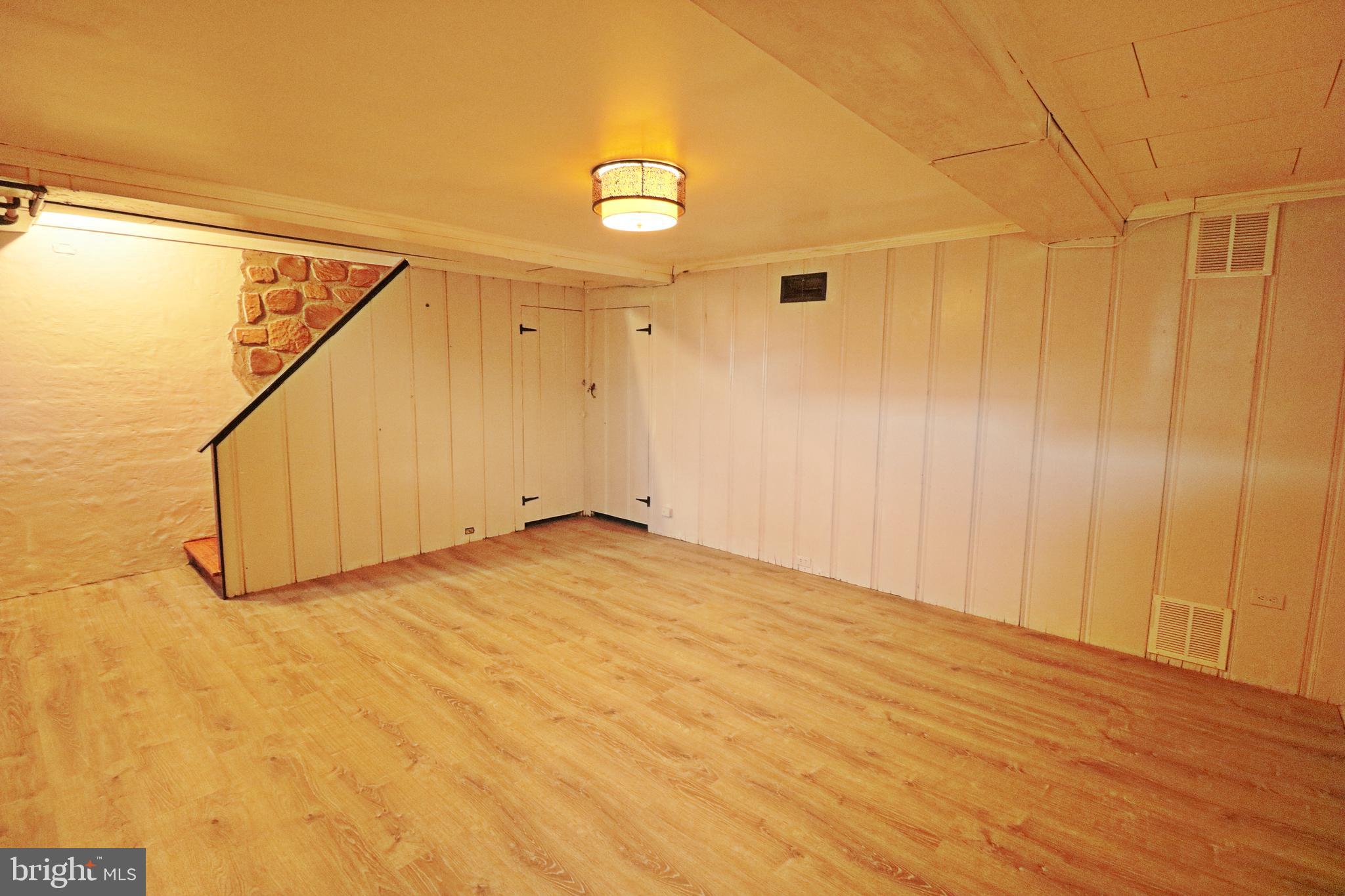 WEST HILLS - Residential