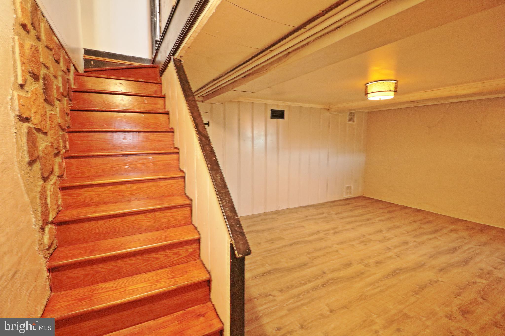 WEST HILLS - Residential