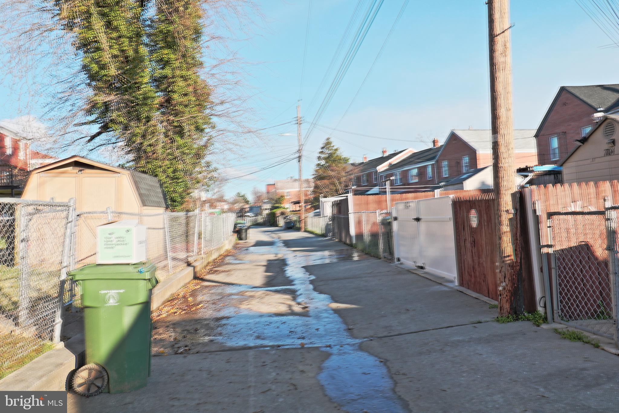 WEST HILLS - Residential