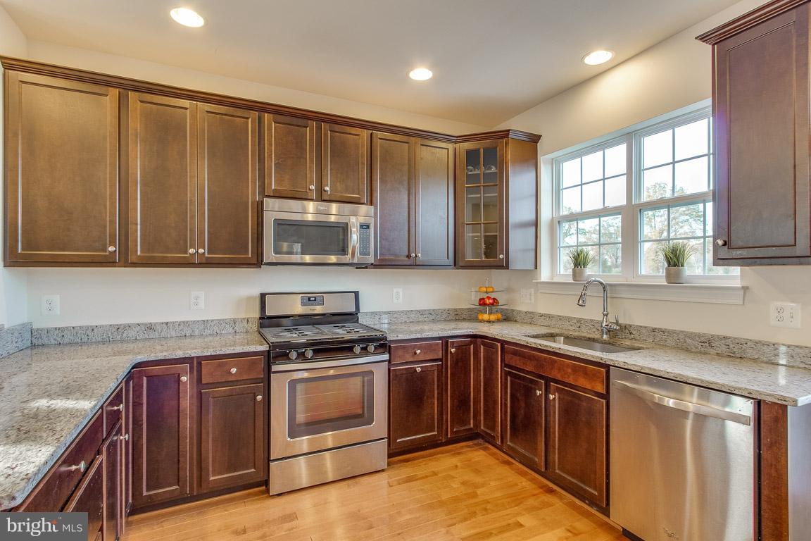 FALLS GROVE CONDOMINIUM - Residential