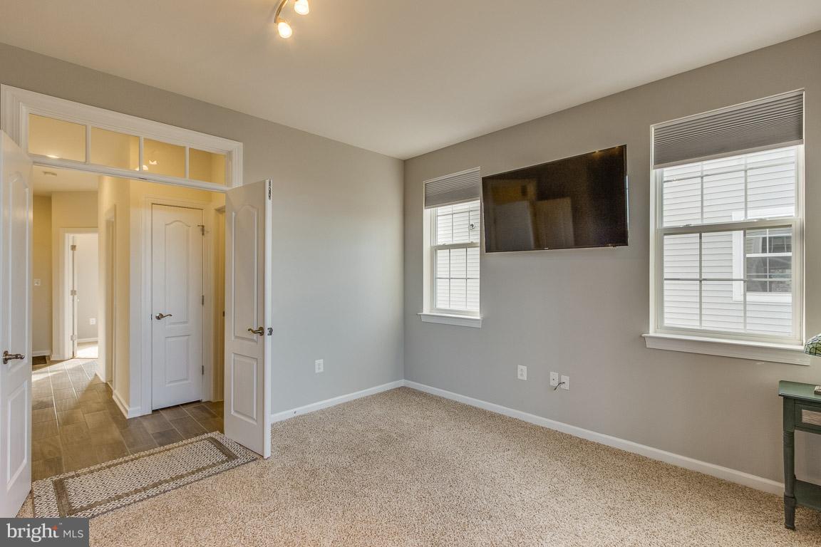 FALLS GROVE CONDOMINIUM - Residential