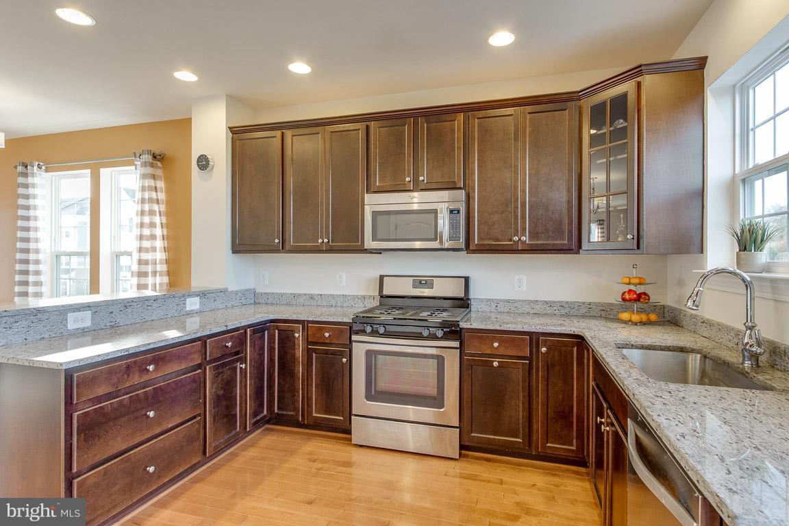 FALLS GROVE CONDOMINIUM - Residential