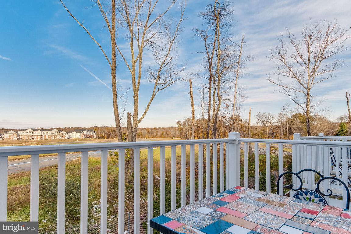 FALLS GROVE CONDOMINIUM - Residential