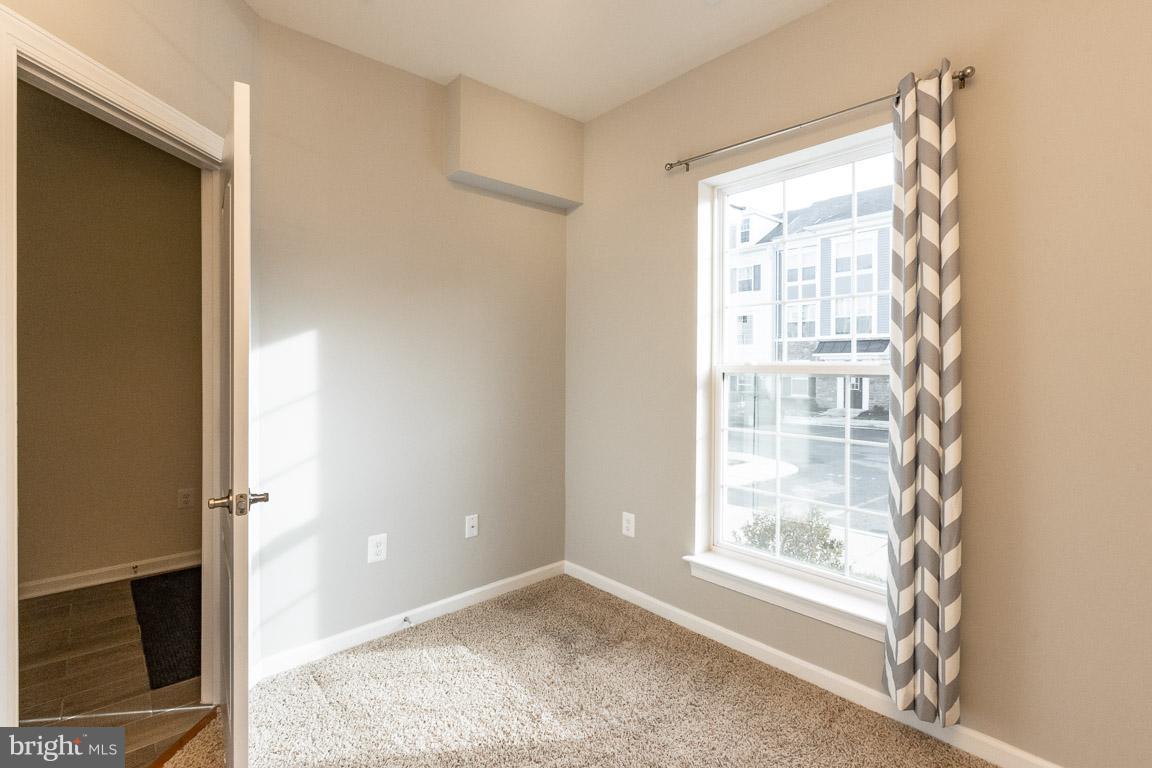 FALLS GROVE CONDOMINIUM - Residential