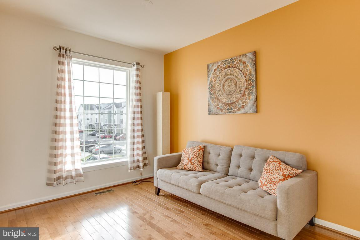 FALLS GROVE CONDOMINIUM - Residential