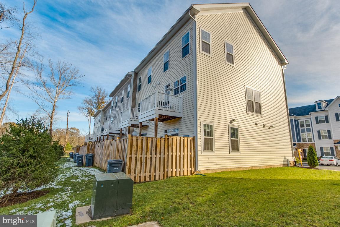FALLS GROVE CONDOMINIUM - Residential