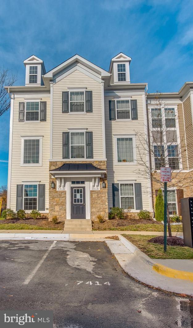 FALLS GROVE CONDOMINIUM - Residential